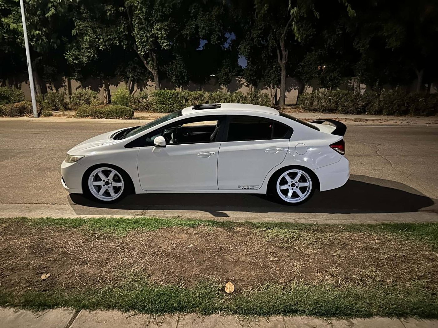 Honda Civic Si Sedan on Gloss White 6-spoke