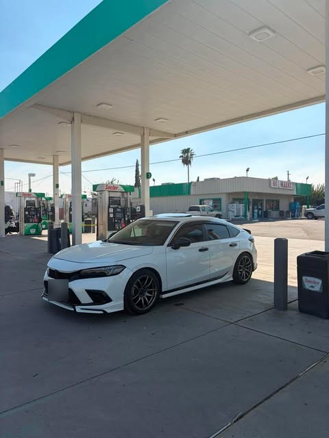 Honda Civic (11th Gen) on AVID1 AV.06 18x9.5 +38